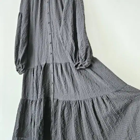 [SOLD OUT] 엣지 블랙 원피스