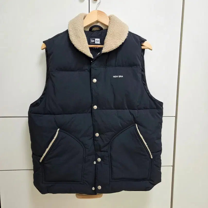 [SOLD OUT] (실착3회) 뉴에라 미드나잇네이비 패딩조끼 베스트 95 M