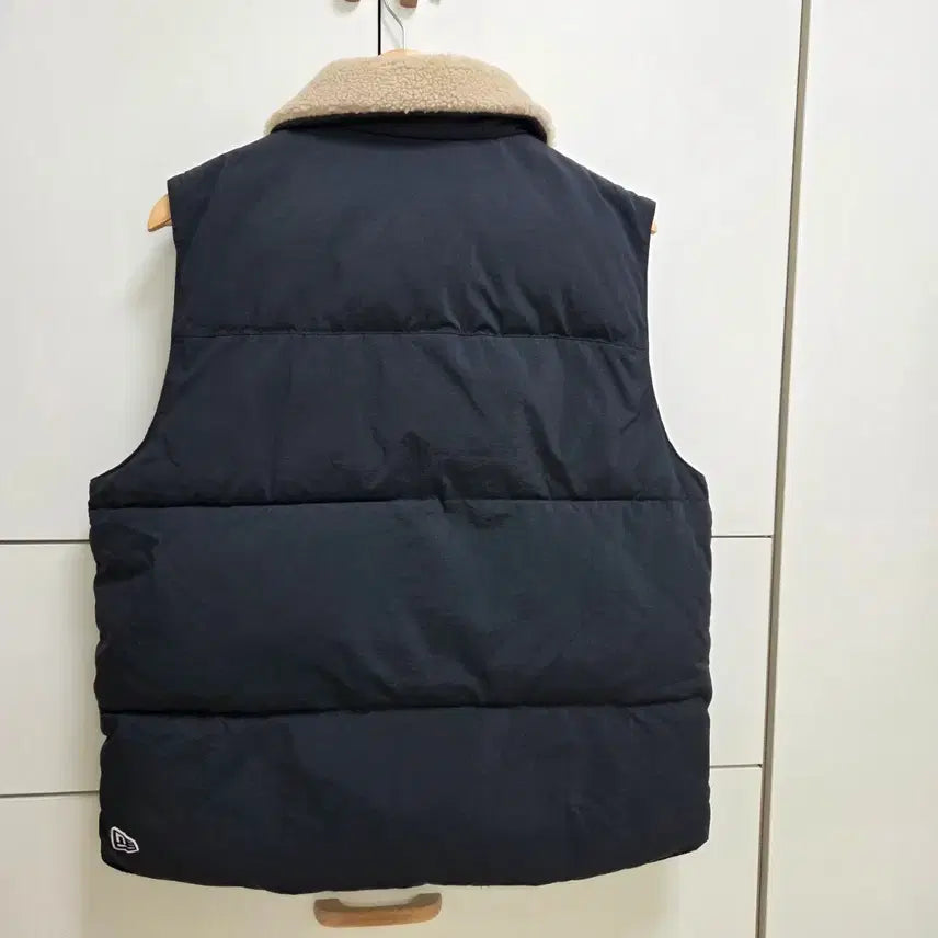 [SOLD OUT] (실착3회) 뉴에라 미드나잇네이비 패딩조끼 베스트 95 M