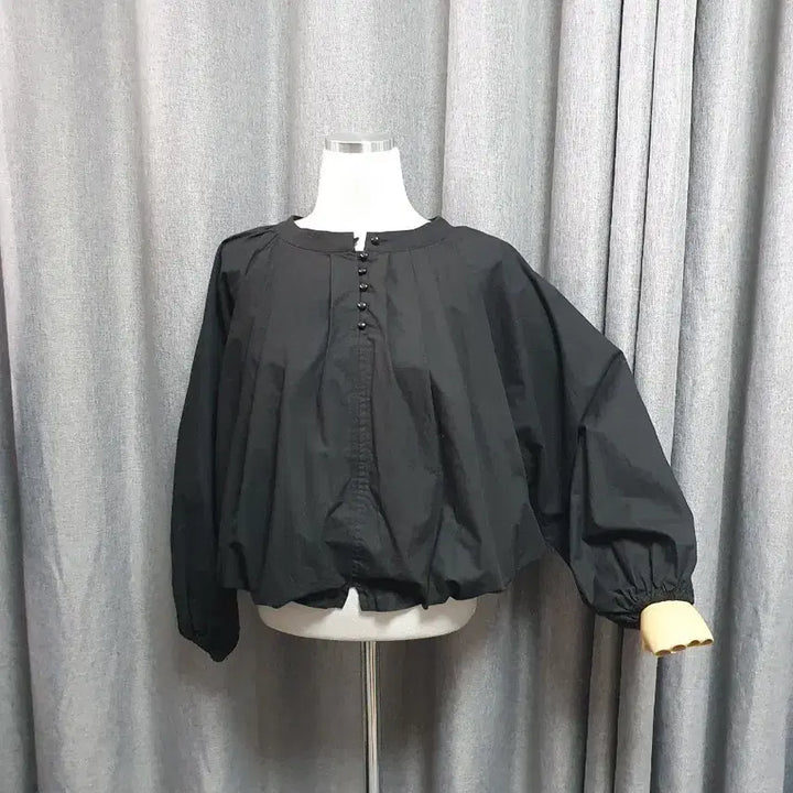 [SOLD OUT] 퍼프 블랙 고급 블라우스