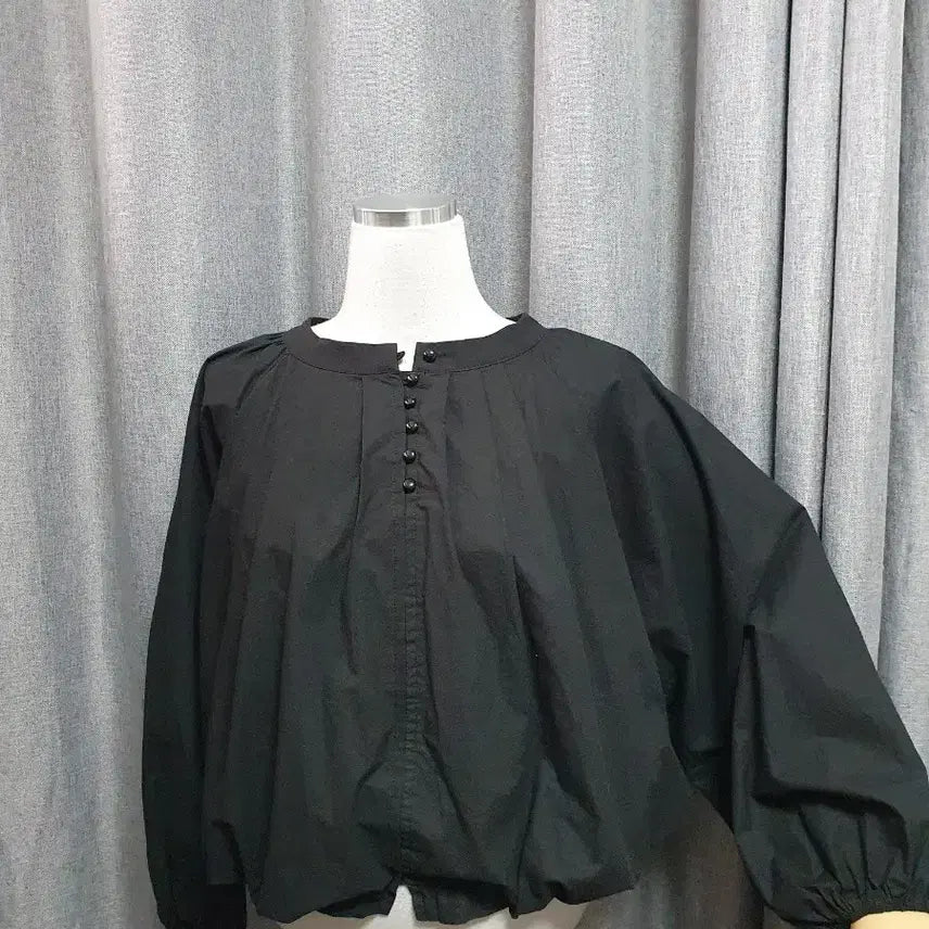 [SOLD OUT] 퍼프 블랙 고급 블라우스