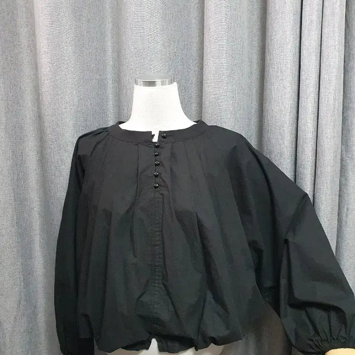 [SOLD OUT] 퍼프 블랙 고급 블라우스