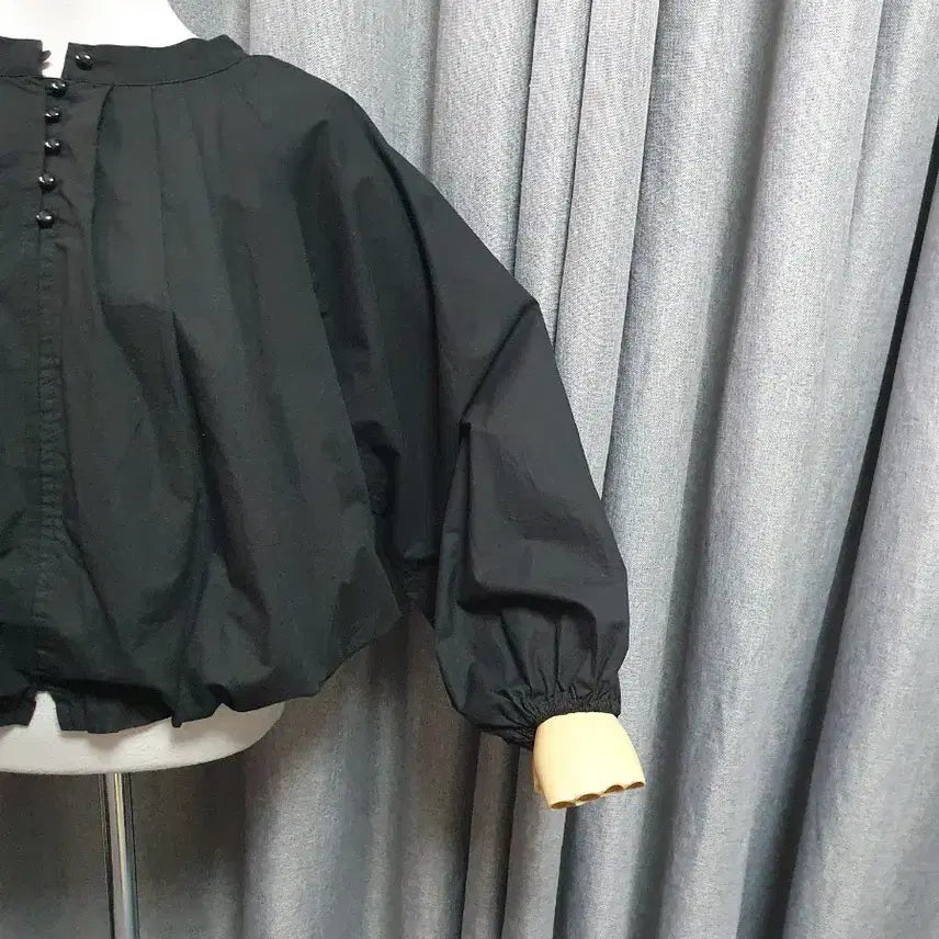 [SOLD OUT] 퍼프 블랙 고급 블라우스
