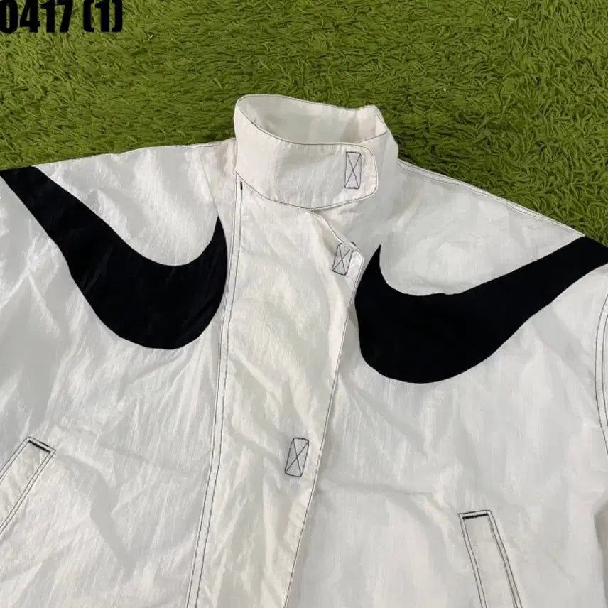 [SOLD OUT] 나이키 빅스우시 화이트 바람막이 자켓 L