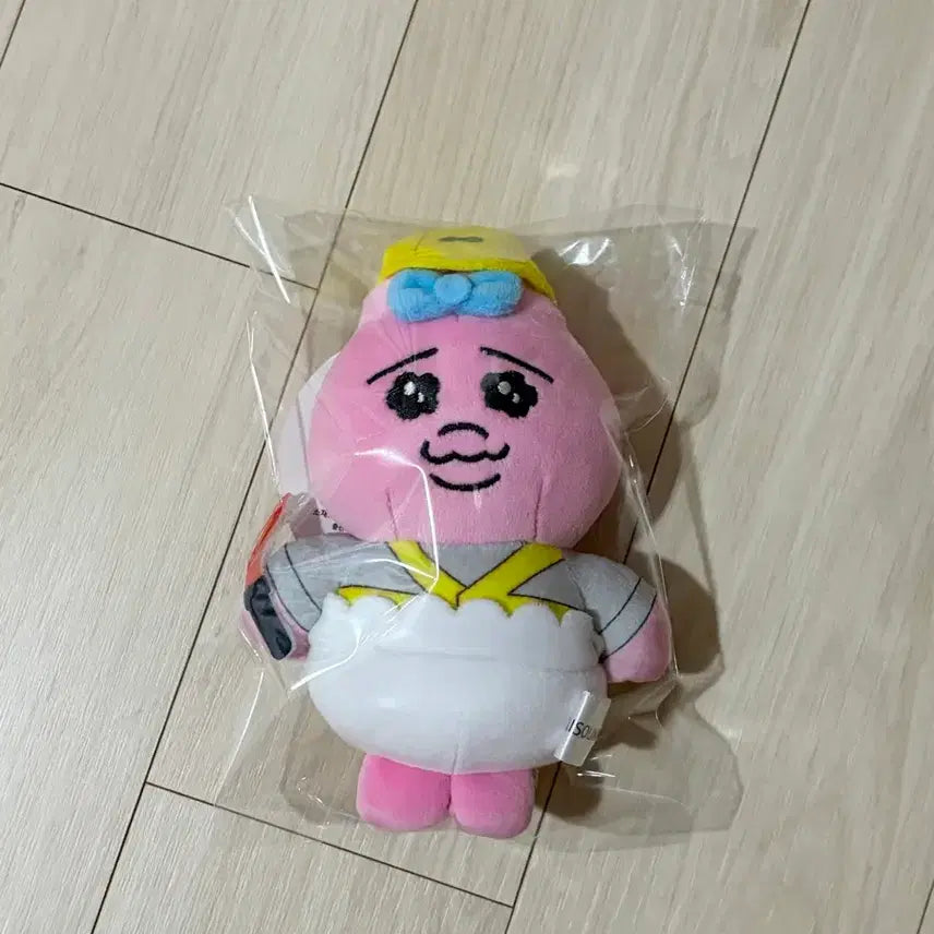 [SOLD OUT] 빤쮸토끼 교통요원 인형 키링