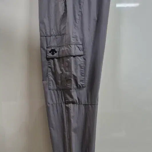 [SOLD OUT] 데상트 고급 카고 조거팬츠 남자 32~33싸이즈 그레이계열
