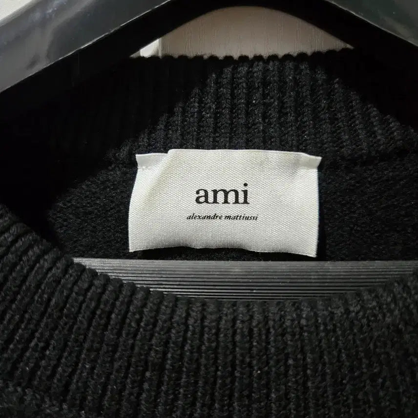 [BUNJANG] Ami Big Heart Logo Knit / 아미 빅하트 로고 니트