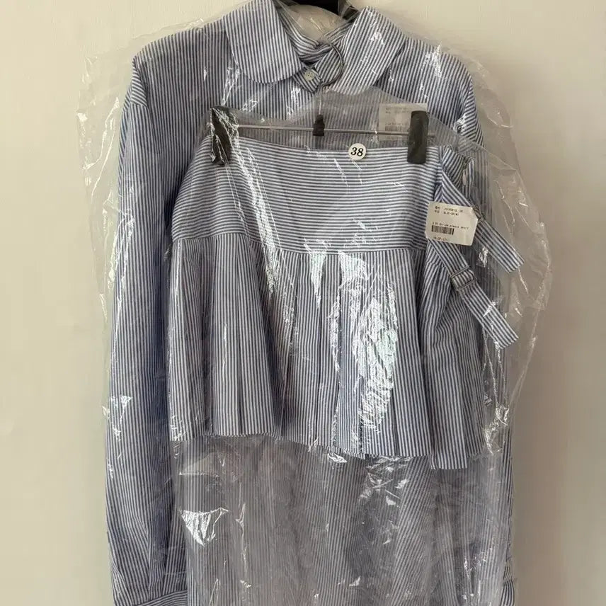 [BUNJANG] ISSUE NUMBER Blouse and Skirt Set / 이슈넘버 스트라이프 블라우스 셔츠 + 플리츠 스커트 셋업 새상품