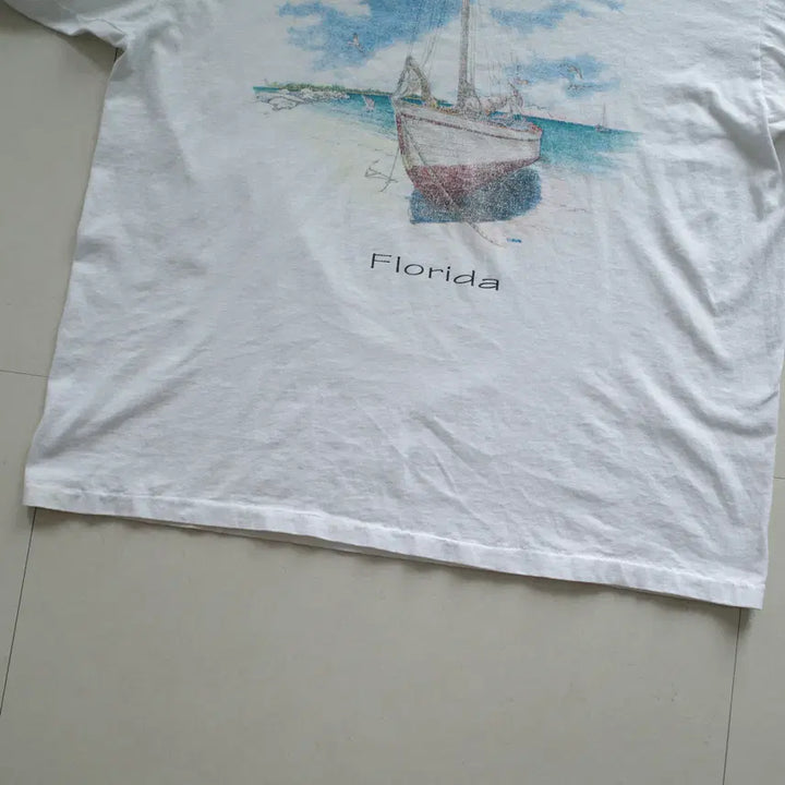 [SOLD OUT] 90s 빈티지 플로리다 수소봉제 반팔 티셔츠