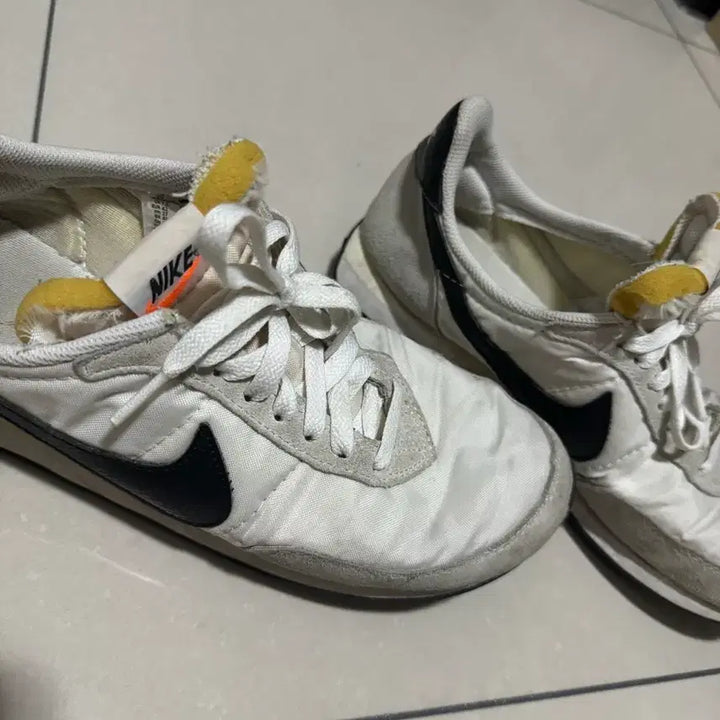 [BUNJANG] Nike Waffle Trainer 2 Sneakers / 나이키 와플 트레이너2