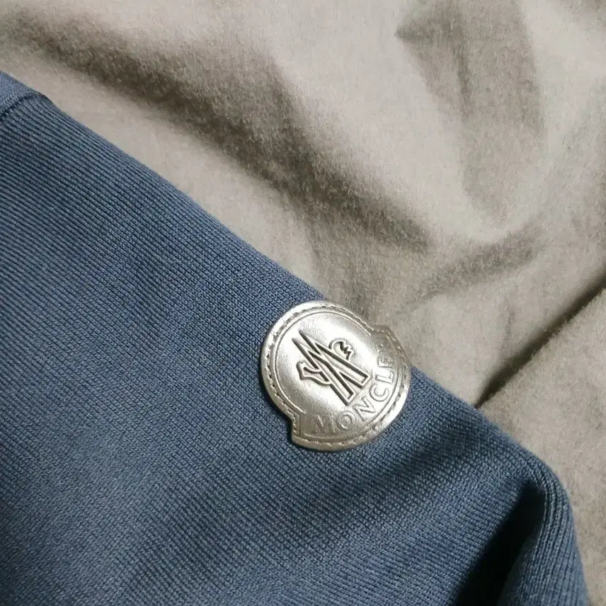[SOLD OUT] [정품]몽클레어 니트패딩 집업 가디건 자켓