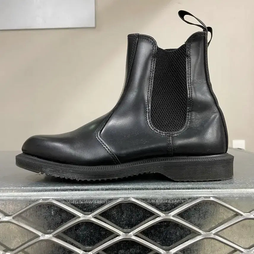 [BUNJANG] Dr. Martens Flora Boots UK4 / 닥터마틴 플로라 부츠 uk4 (gr-4522)