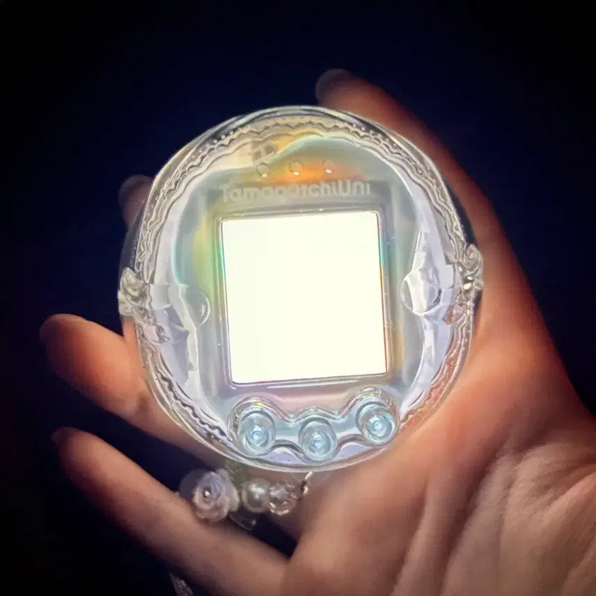 [BUNJANG] Tamagotchi Uni Prism White Full Box + 8 Tickets / 다마고치 유니 프리즘 화이트 풀박스 + 티켓 8종