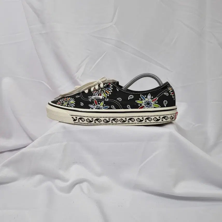 [SOLD OUT] 빈티지하서 275 반스 어센틱 44 DX 애너하임 팩토리 페이즐리 블랙
