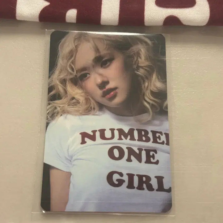 [SOLD OUT] [미개봉] 로제 rosie 팝업 넘버원걸 티셔츠/포카-앵콜팝업인부산