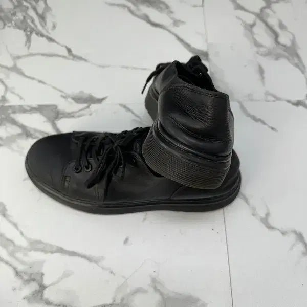 [BUNJANG] Dr. Martens Black Leather Sneakers / 닥터마틴 블랙 레더 스니커즈