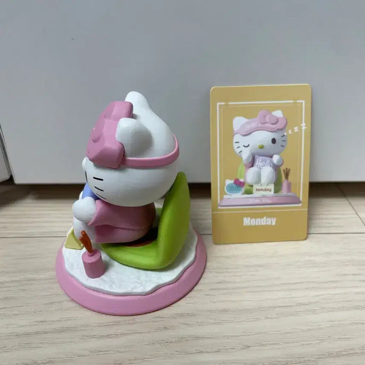 [BUNJANG] Hello Kitty Lovely Week Monday Figure / 헬로키티 러블리 위크 요일 피규어 먼데이 월요일