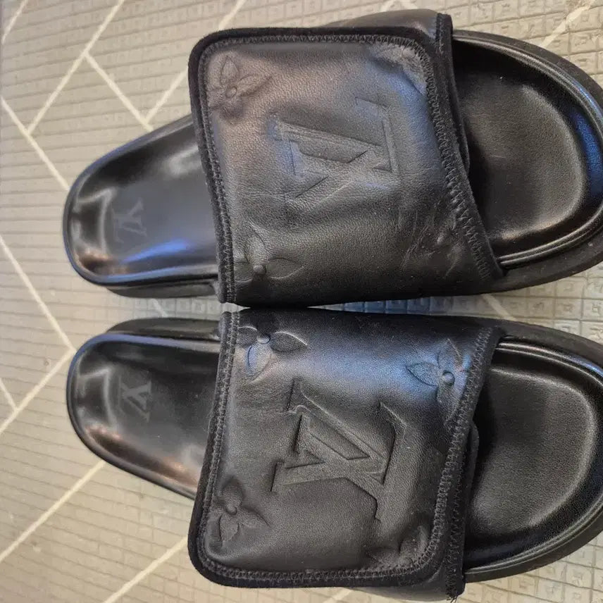 [BUNJANG] Louis Vuitton Miami Mule Black Slippers / 루이비통 마이애미 뮬 블랙 슬리퍼