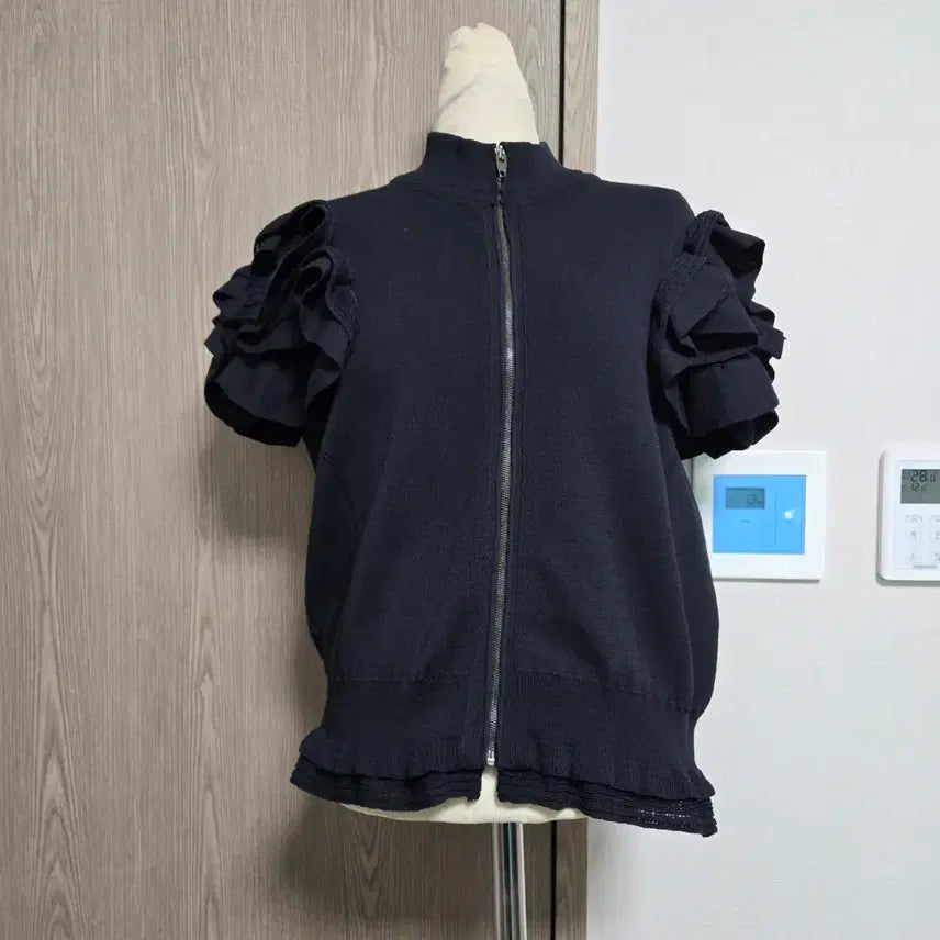 [SOLD OUT] 오즈세컨 프릴 반팔  집업 블랙