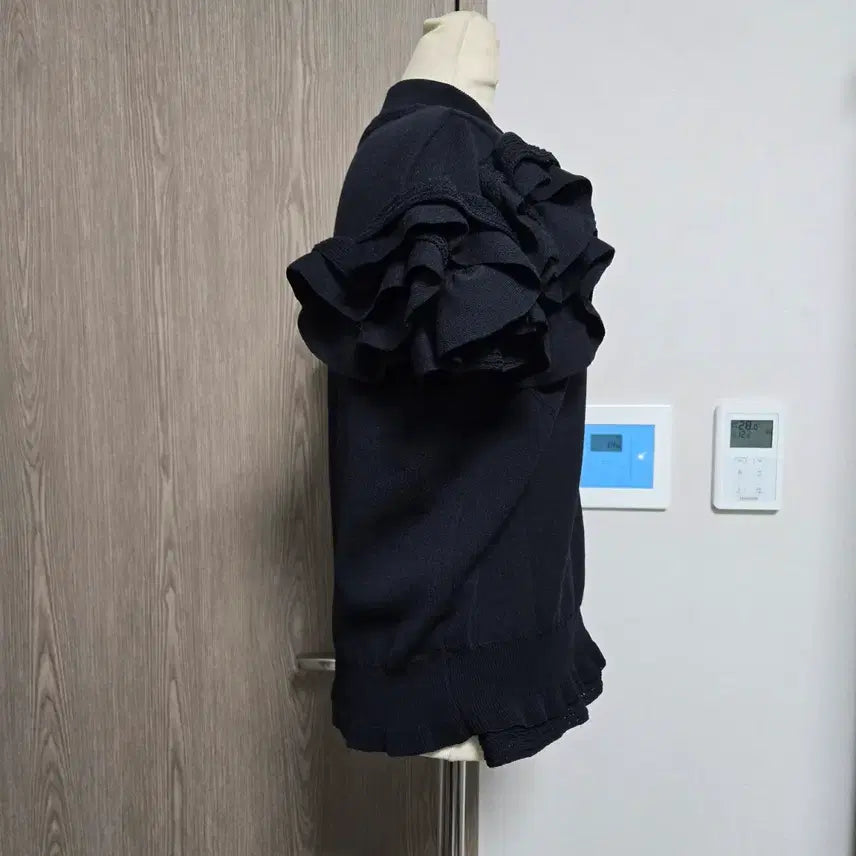 [SOLD OUT] 오즈세컨 프릴 반팔  집업 블랙