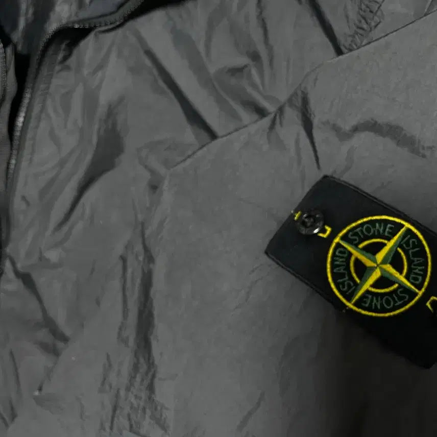 [SOLD OUT] [xl] 25ss 스톤아일랜드 크링클랩스 바람막이 소프트쉘 다크그레이