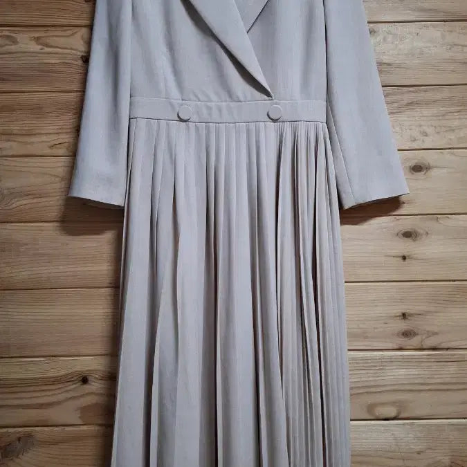[SOLD OUT] LINE 플리츠 배색 원피스