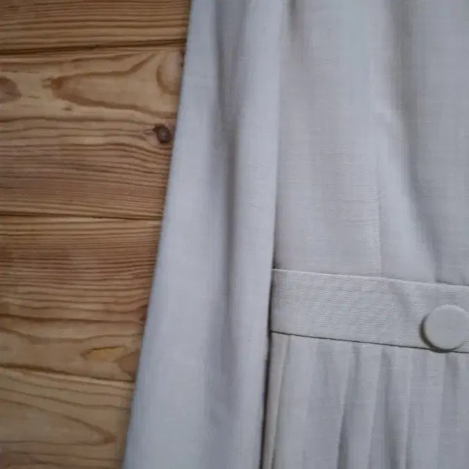 [SOLD OUT] LINE 플리츠 배색 원피스