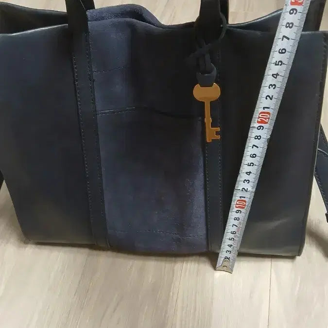 [SOLD OUT] Fossil 파슬 네이비 스웨이드 가방 상태좋음 약간사용