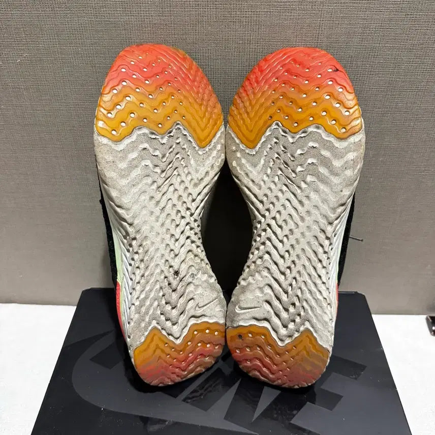 [SOLD OUT] 나이키 리액트 플라이니트 255