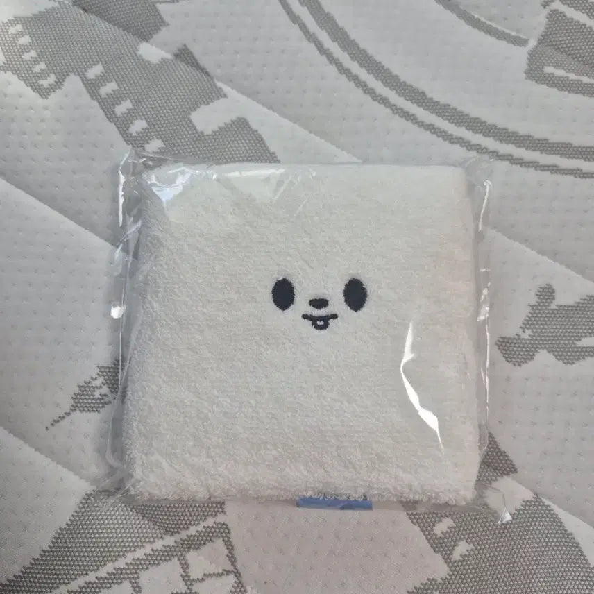 [SOLD OUT] 리빗 수건 스키즈 리노 이민호 스트레이키즈 skz 스키주 스테이존 팬미팅