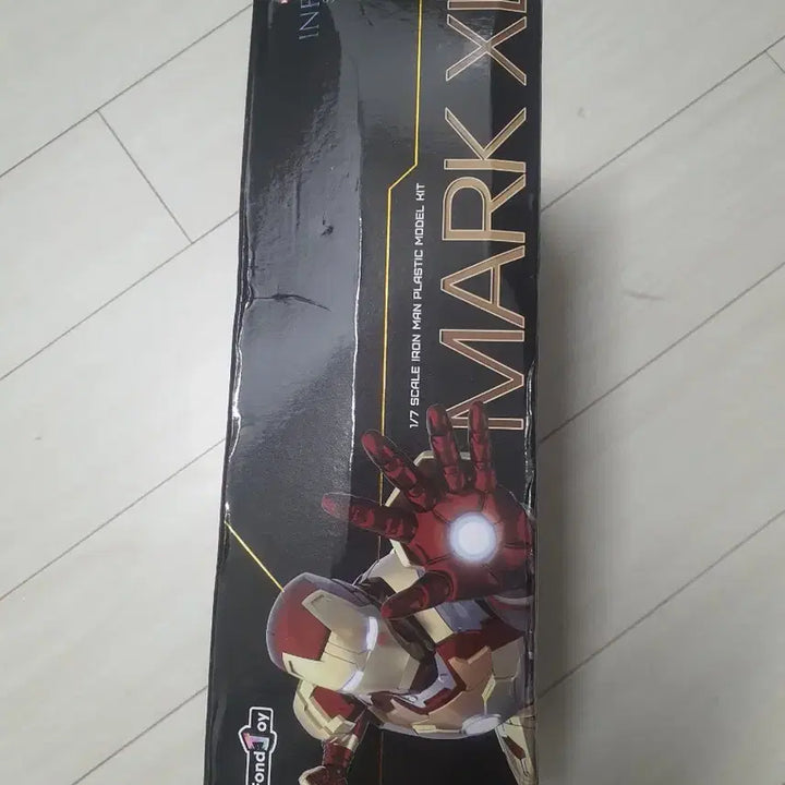 [BUNJANG] Marvel Iron Man Mark 42 1/7 Scale Figure / 마블 아이언맨 마크42 1/7  피규어 미개봉