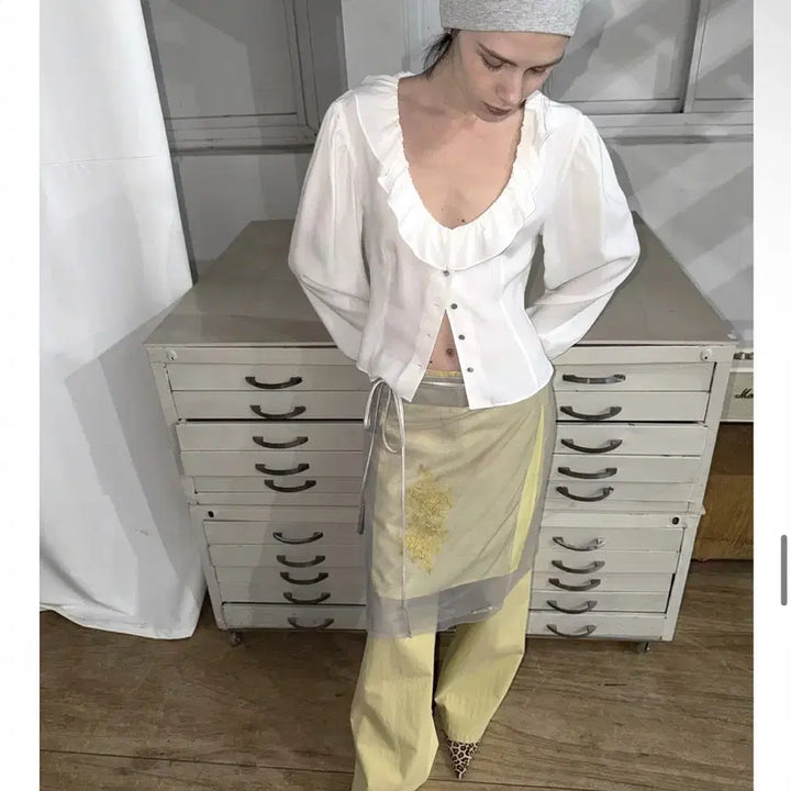 [BUNJANG] Overdue Flare Ruffle Blouse / 오버듀플레어 택달린 새상품 신상 블라우스 러플블라우스 여름블라우스 원피스