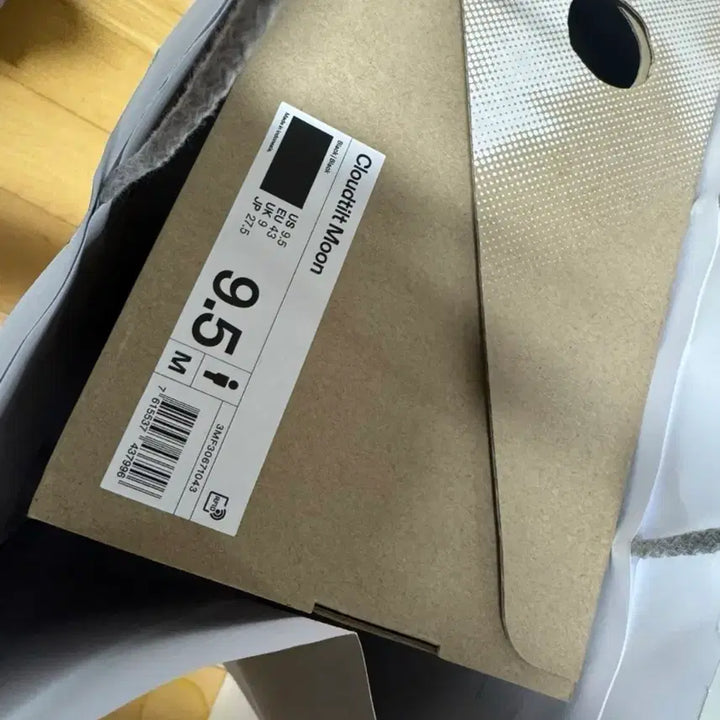 [SOLD OUT] 급매 - 온 러닝 클라우드틸트 문 블랙 275mm 박스 새제품 더현대구입