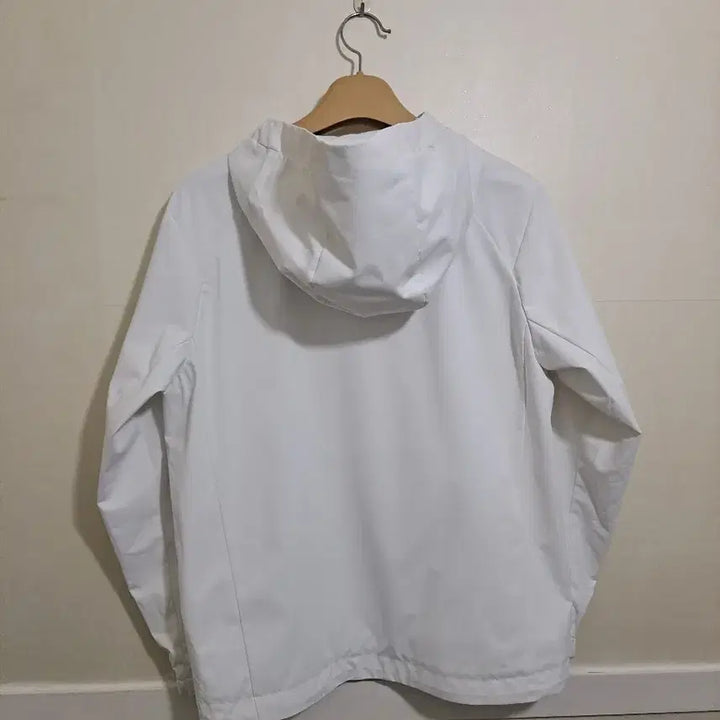 [BUNJANG] Descente White Hooded Windbreaker Jacket (Size 95) / 데상트 화이트 후드 바람막이 자켓 95사이즈