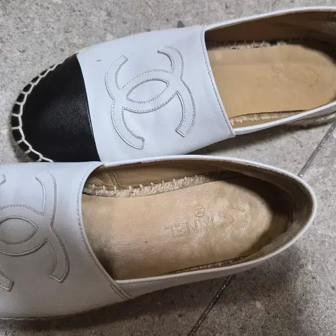 [BUNJANG] Chanel Cap-toe Espadrille Slip-on / 샤넬 캡토 에스파드류 슬립온 화이트/블랙