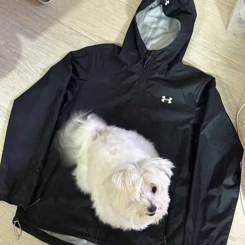 [SOLD OUT] 언더아머 블랙 바람막이