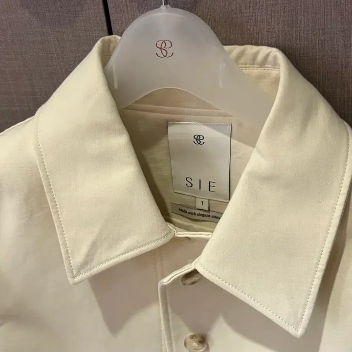 [SOLD OUT] SIE 시에 레너 스티치 크롭 자켓 1 (크림)