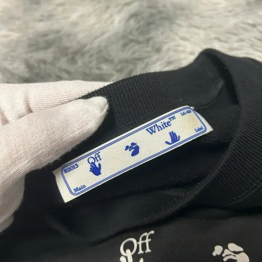 [SOLD OUT] [L size] 오프화이트 카라바조 맨투맨