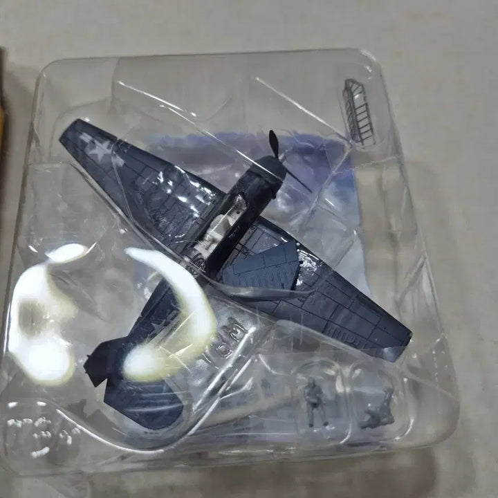 [BUNJANG] 1/144 US Navy TBF Avenger Torpedo Bomber Model Kit / 1/144 미해군 TBF 어벤저 뇌격기 모형