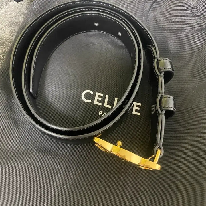 [SOLD OUT] 셀린느 트리옹프 벨트 블랙 금장