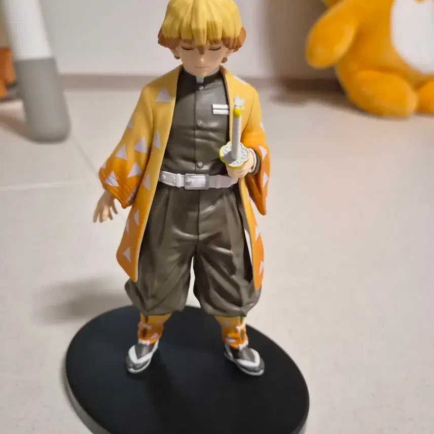[BUNJANG] Demon Slayer Zenitsu Agatsuma Figure / 귀멸의 칼날 유대의장 아가츠마 젠이츠 피규어
