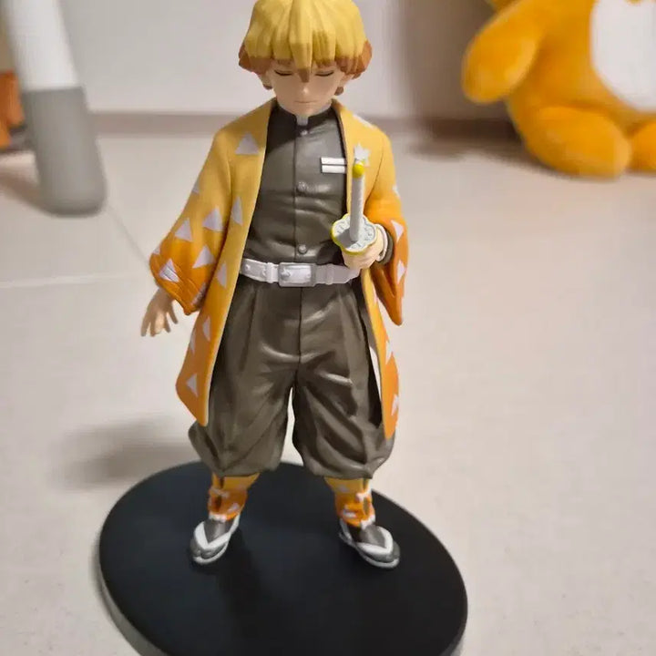 [BUNJANG] Demon Slayer Zenitsu Agatsuma Figure / 귀멸의 칼날 유대의장 아가츠마 젠이츠 피규어