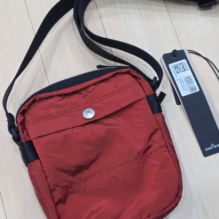 [SOLD OUT] 스톤아일랜드 9200015 크로스백 한정판 컬러 판매합니다