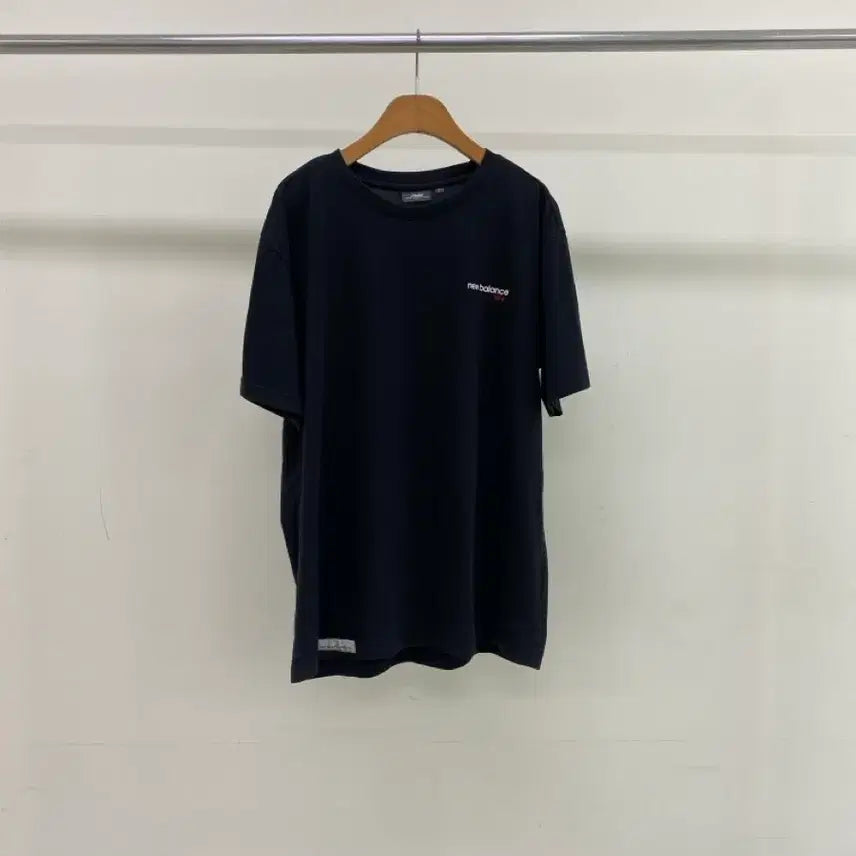 [SOLD OUT] [뉴발란스] 검정 백로고 반팔티 (L사이즈)