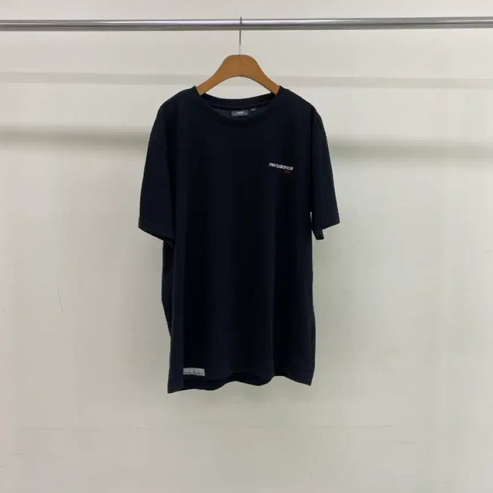 [SOLD OUT] [뉴발란스] 검정 백로고 반팔티 (L사이즈)
