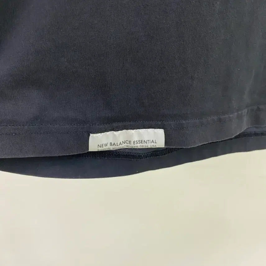 [SOLD OUT] [뉴발란스] 검정 백로고 반팔티 (L사이즈)