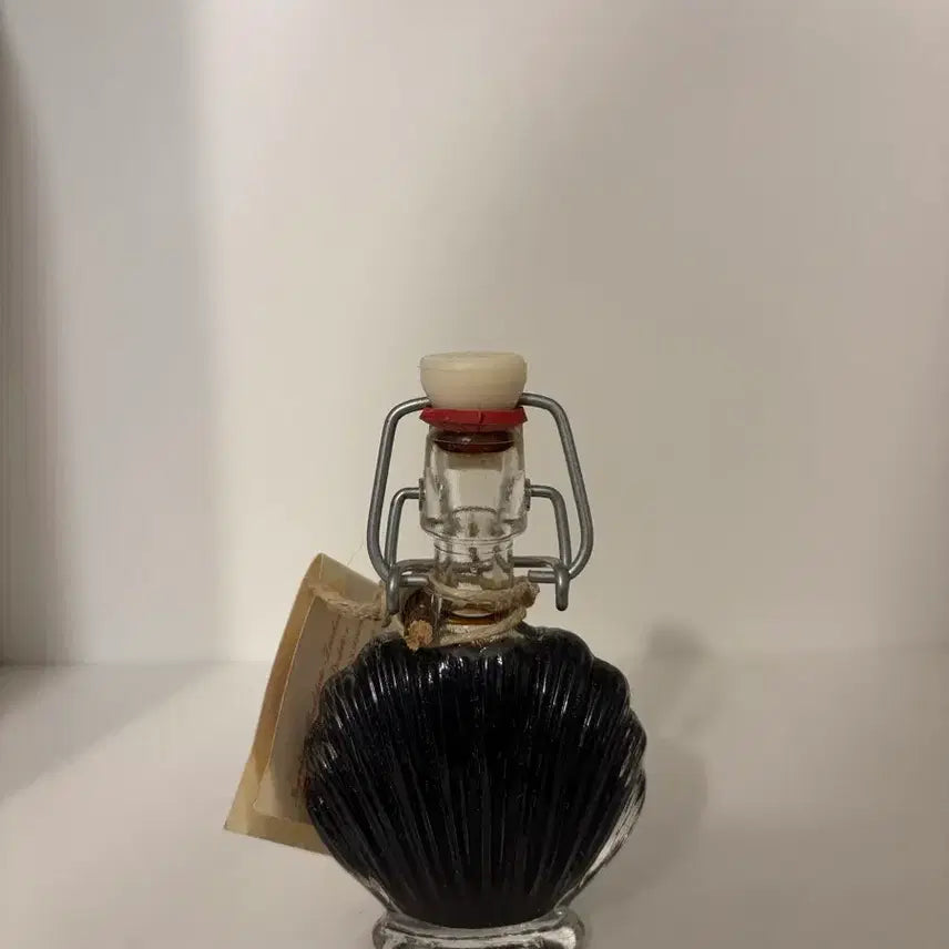 [BUNJANG] Vintage Shell Liquor Bottle / 빈티지 쉘 술병
