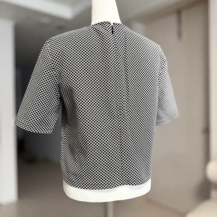 [SOLD OUT] Theory 체크 패턴 반팔 블라우스
