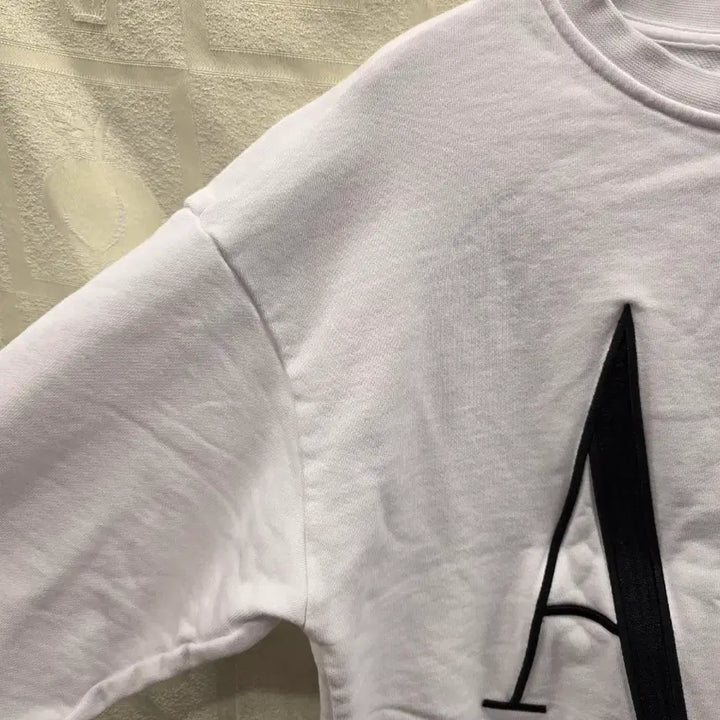 [BUNJANG] Armani Exchange White Crewneck Sweatshirt / 아르마니 익스체인지 화이트 맨투맨 티셔츠 S