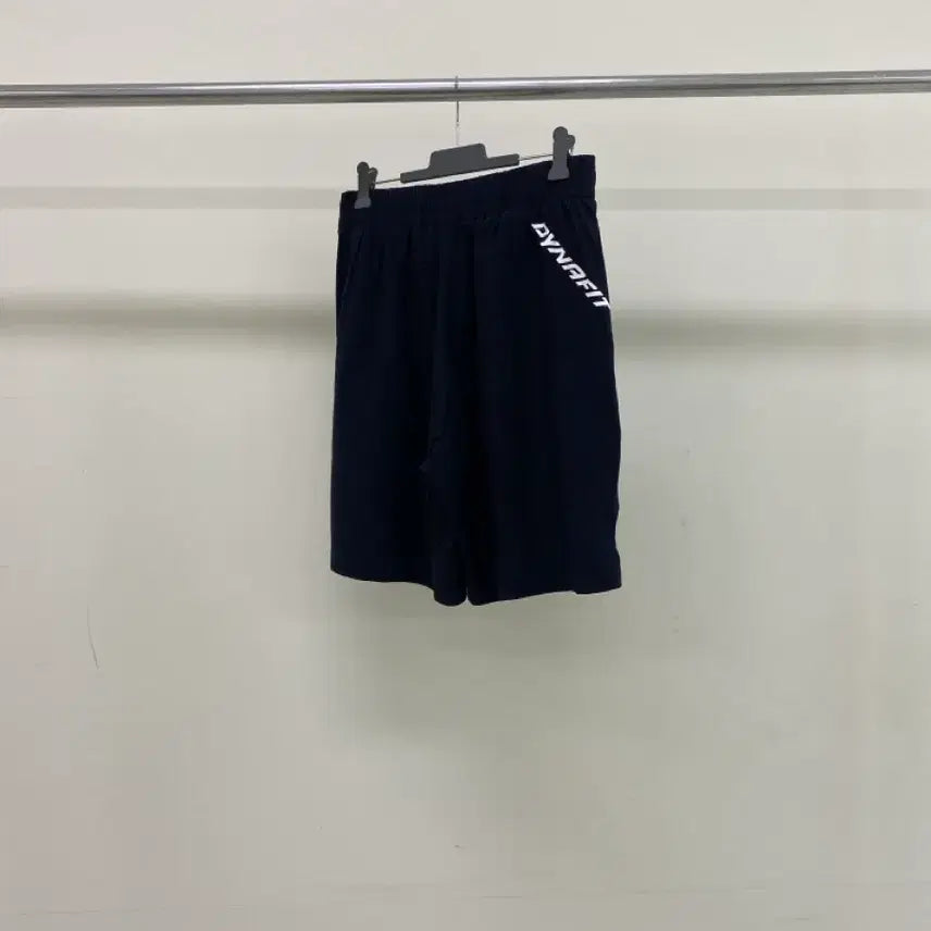 [SOLD OUT] [다이나핏] 검정 가능성 숏 팬츠 ( 허리:26-27)
